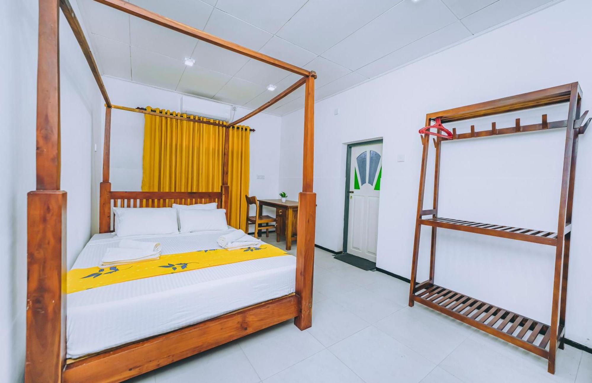 Shinestar Villa Mirissa Exterior photo